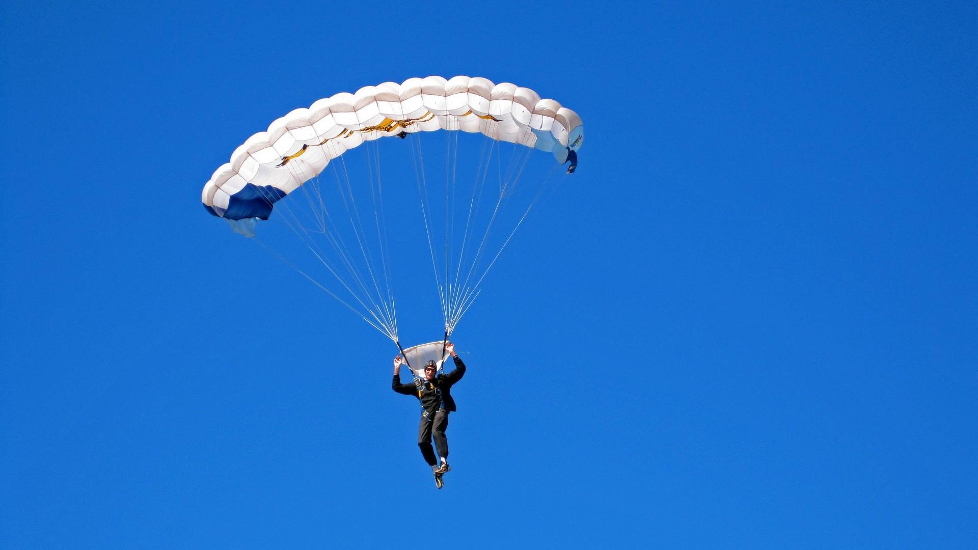 爱游戏中国-_美轮美奂的开幕式：场馆载歌载舞迎来盛大开幕_，开幕仪式音乐庄重