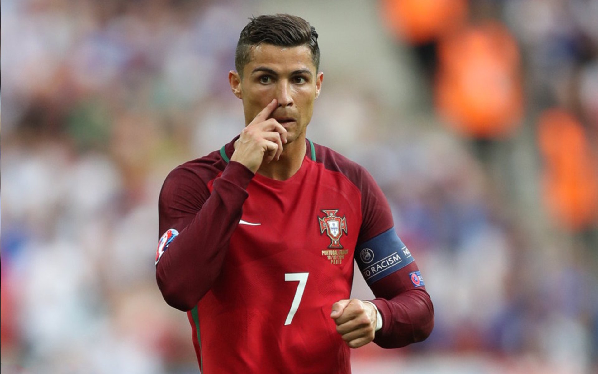 爱游戏 电竞-雪太大，塞内加尔球员脚底打滑完成“冰上倒钩”，塞内加尔摔跤